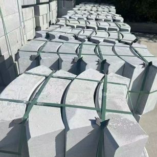 淄博 芝麻灰弧形路沿石