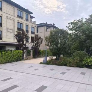 淄博 芝麻白与芝麻白搭配铺装，尺寸1200*600