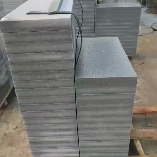 淄博 芝麻灰火烧面300*600*50地铺石材