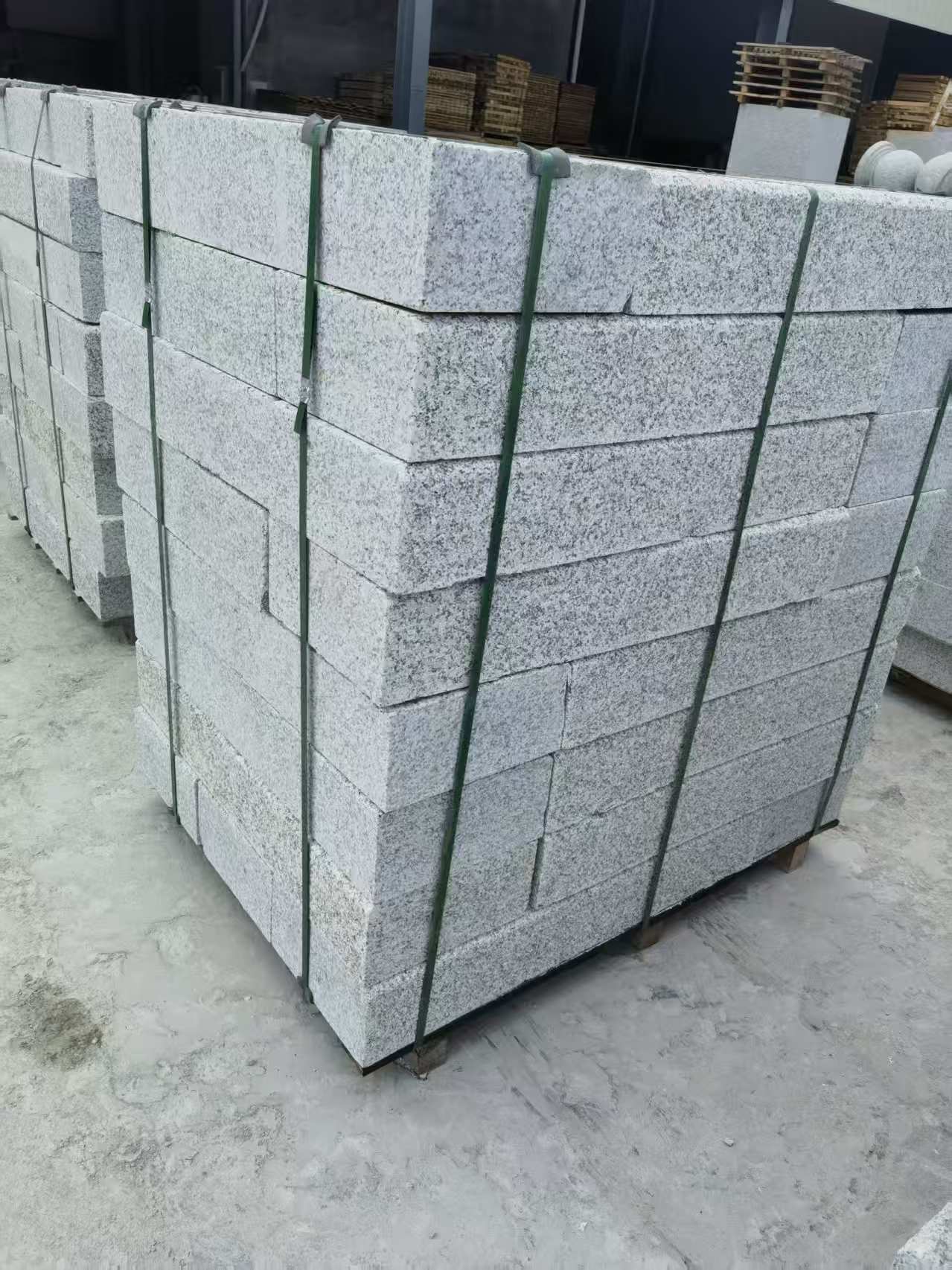 淄博 芙蓉白火烧两面路沿石