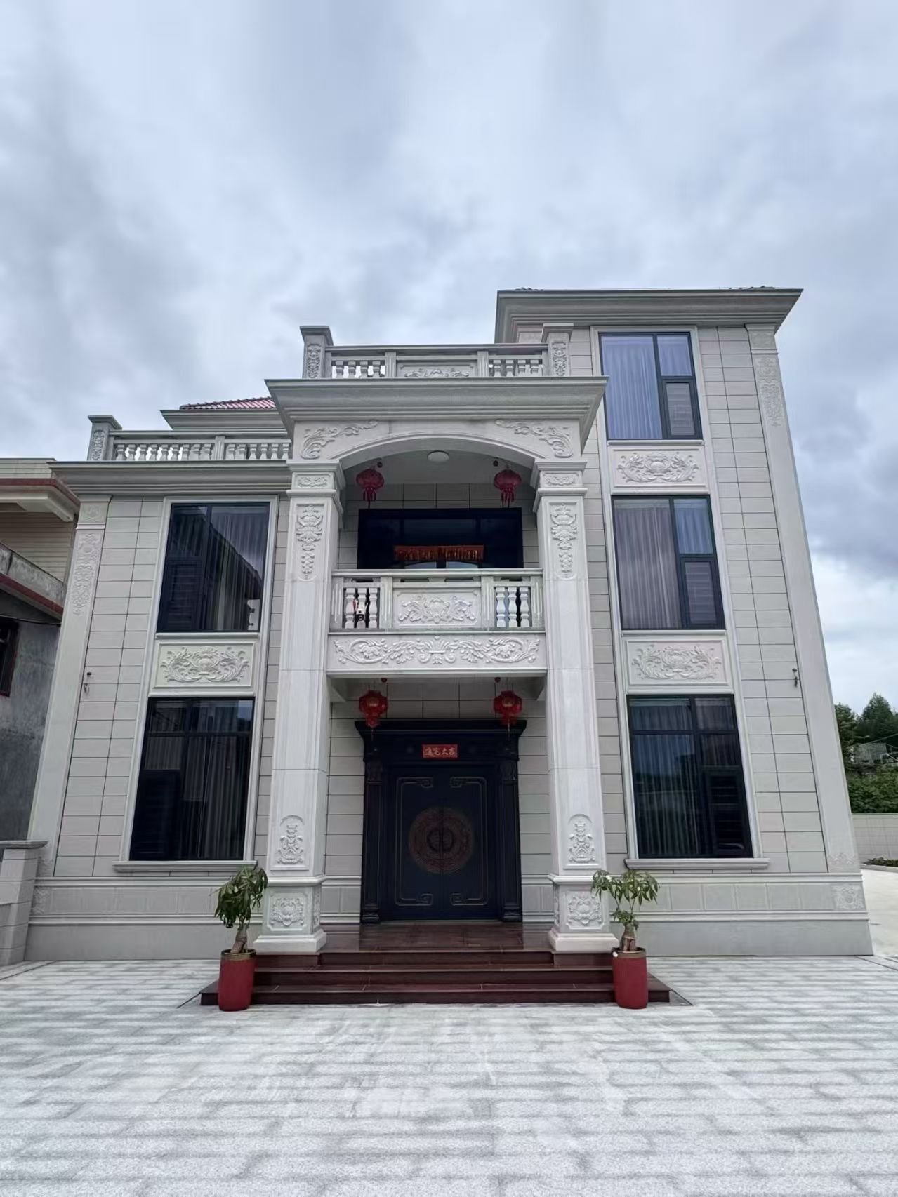 淄博 芝麻白石材别墅干挂案例展示