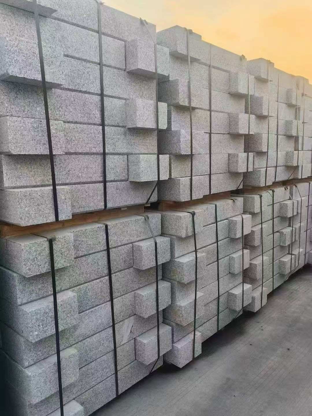 淄博 芝麻白路沿石