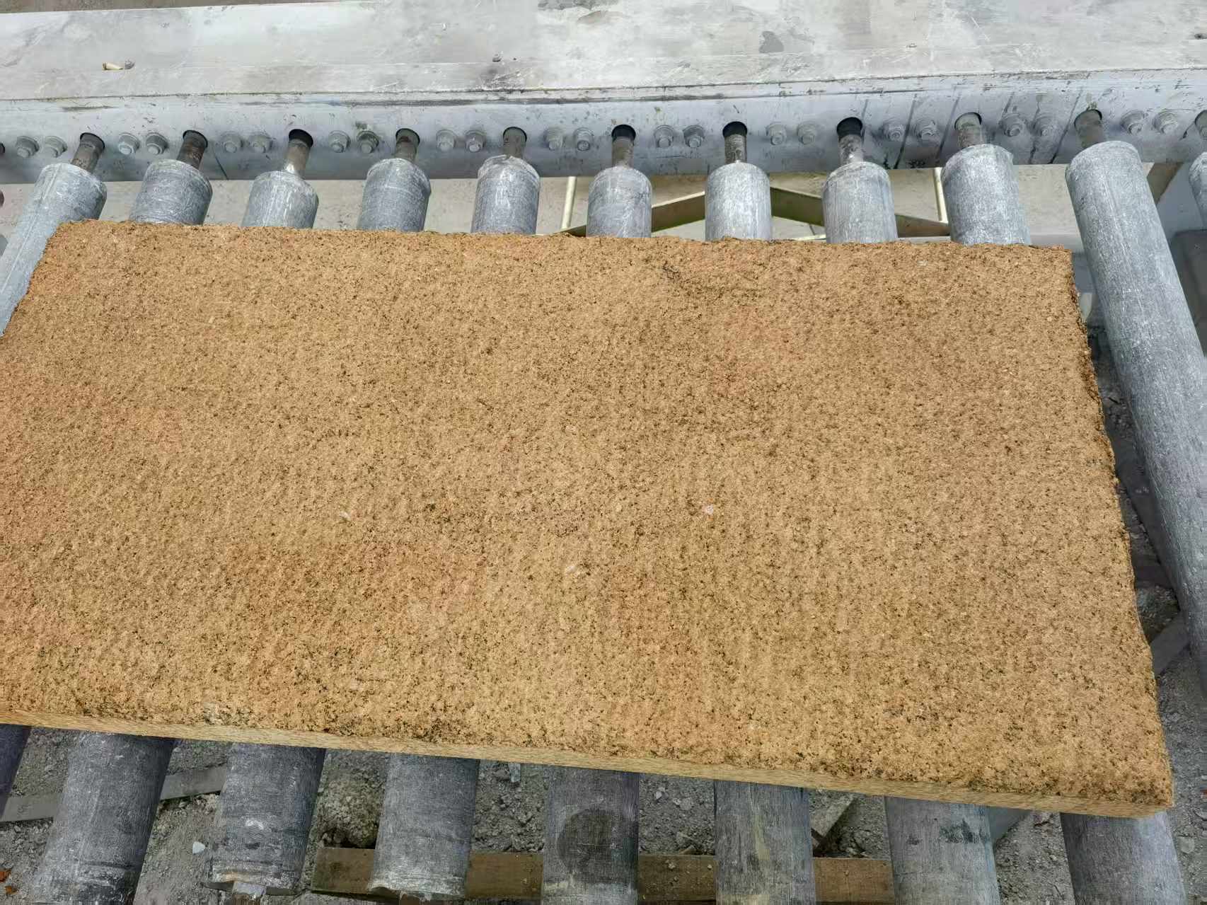 淄博 菠萝面老石板，做旧仿古石，流水线生产加工