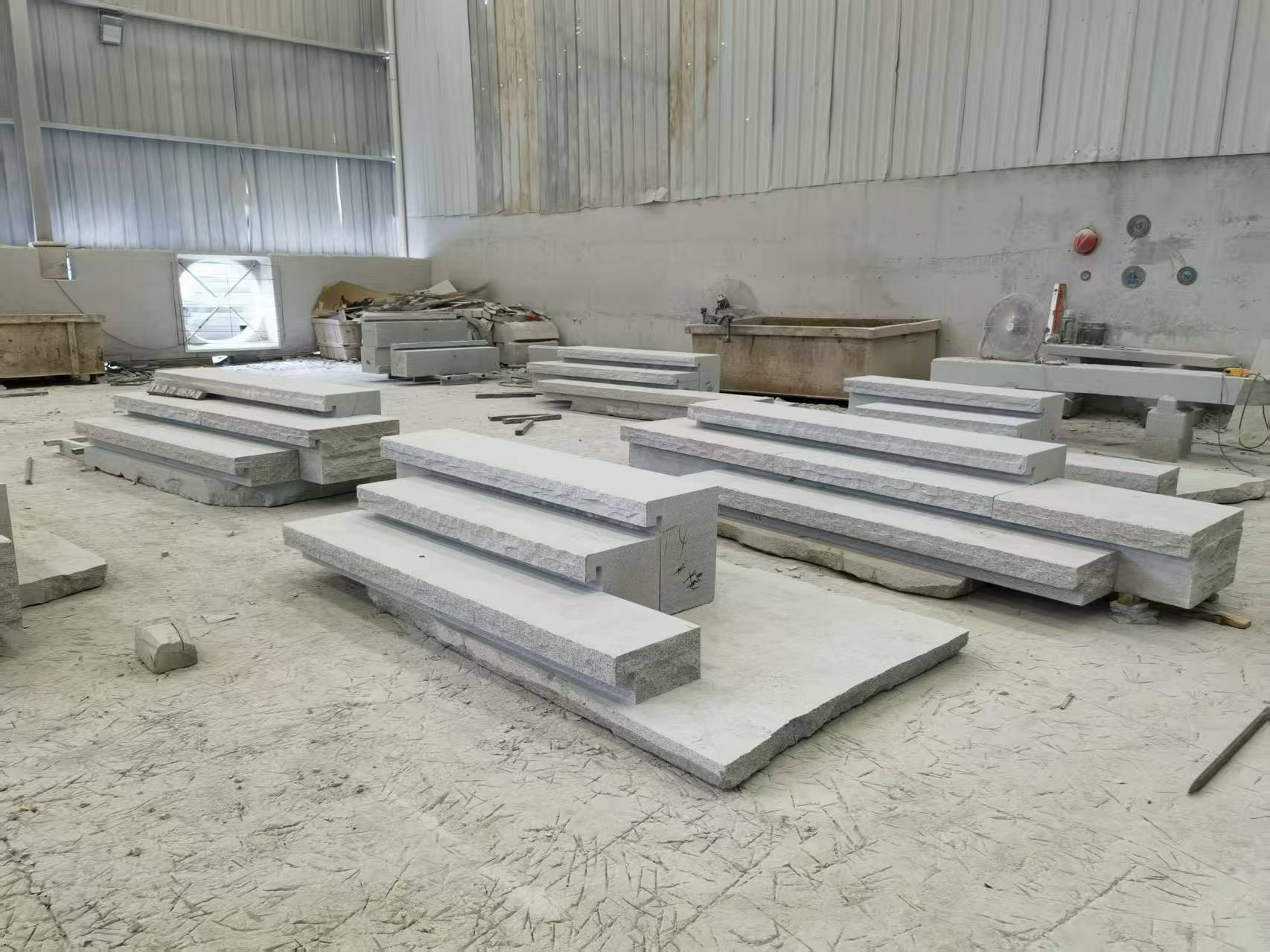 淄博 整石台阶（大面火烧+侧面自然面），出货前厂内拼装