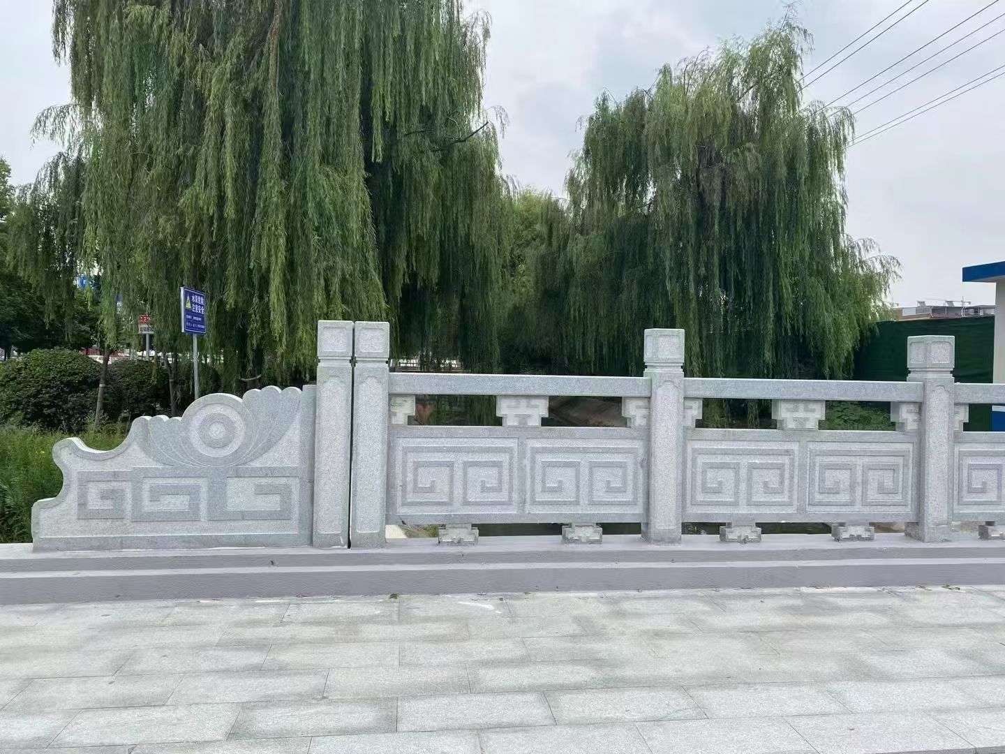 淄博 芝麻灰桥栏杆、河道栏杆安装效果
